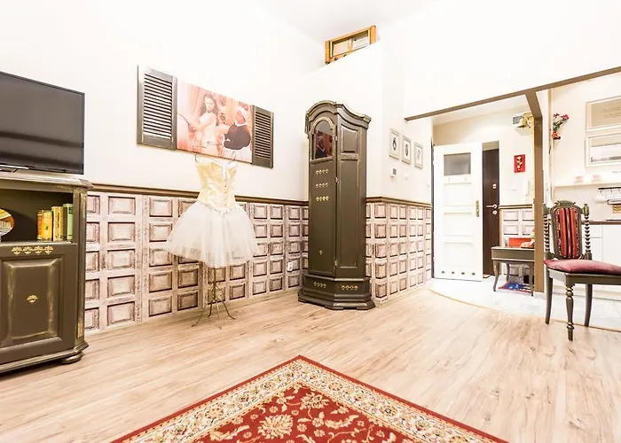 Scarlett Apartment